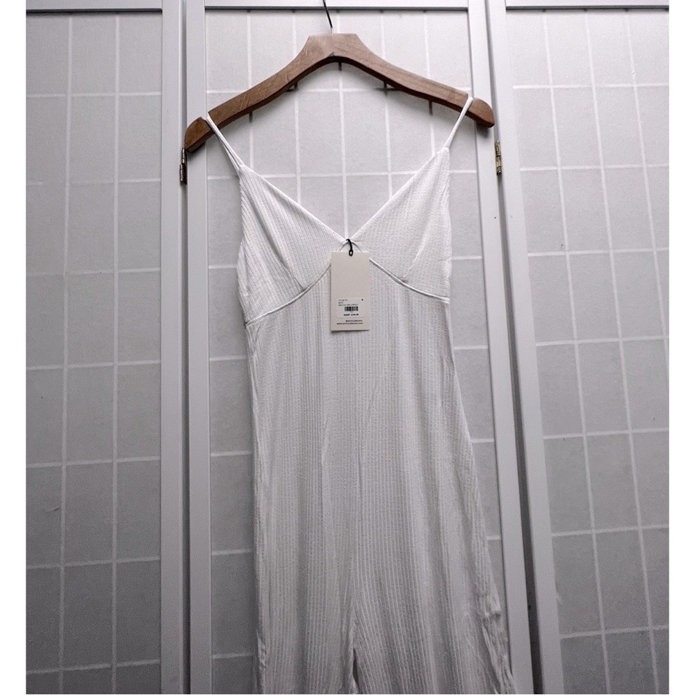 Brand New White V-Neck Cami Jumpsuit. Size XL perfect conditions - Picture 9 of 10